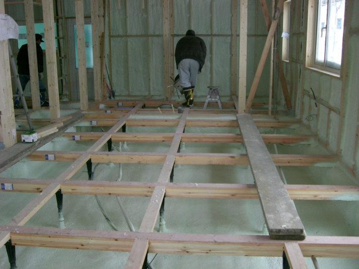 基礎断熱で吸震構造